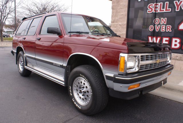 4dr Wagon LT 4WD 1991 Chevrolet S-10 Blazer LT 4x4 31K Miles Extremely Clean Lea 1991 Chevrolet S-10 4dr Wagon LT 4WD
