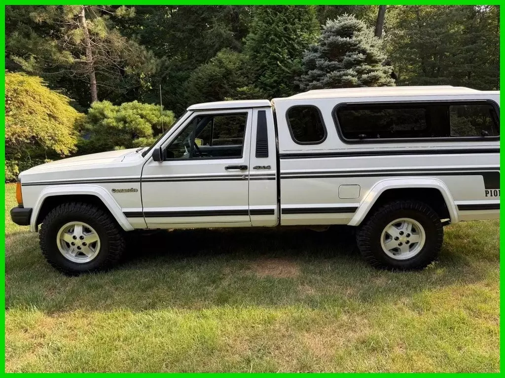 1988 Jeep Comanche Pioneer 2dr Standard Cab LB Pickup Stock#4141762
