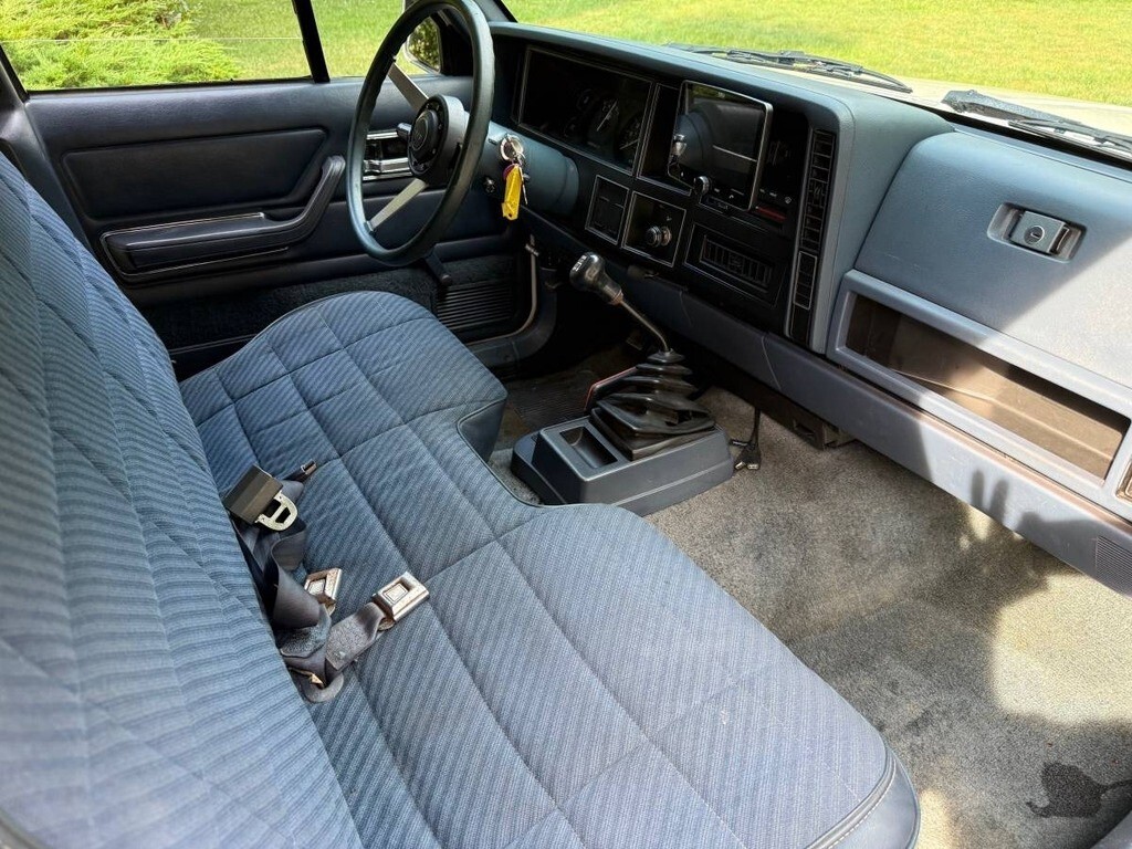 1988 Jeep Comanche Pioneer 2dr Standard Cab LB Pickup Stock#4141762 - photo 10