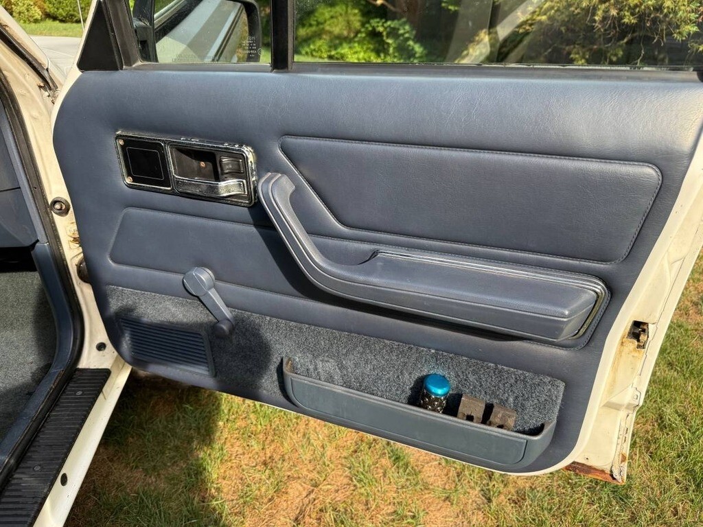 1988 Jeep Comanche Pioneer 2dr Standard Cab LB Pickup Stock#4141762 - photo 8