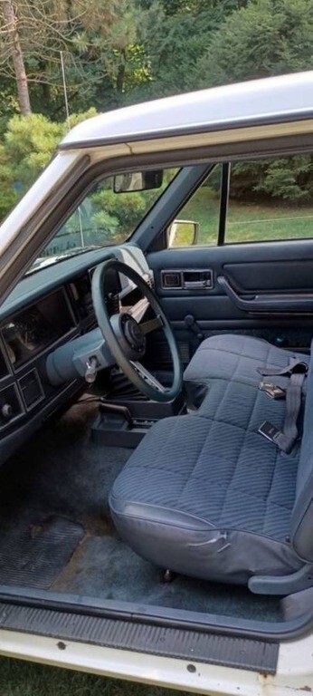 1988 Jeep Comanche Pioneer 2dr Standard Cab LB Pickup Stock#4141762 - photo 9