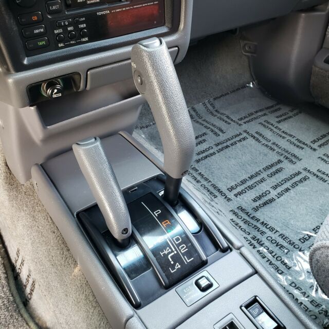 1994 Toyota 4Runner SR5 Sport Utility 4-Door - photo 8