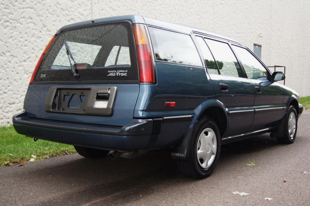 1992 Toyota Corolla 5dr Wagon DX - photo 2