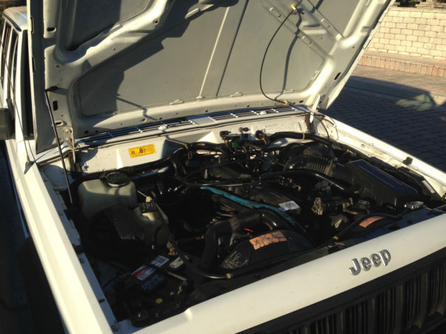 1994 Jeep Cherokee 4X4 RARE LOW 56600 ORIGINAL MILES NO RUST - photo 4