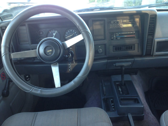 1994 Jeep Cherokee 4X4 RARE LOW 56600 ORIGINAL MILES NO RUST - photo 9