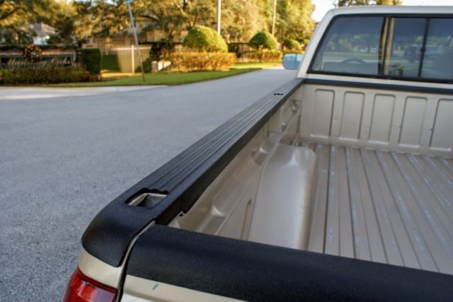 1989 GMC Sierra 1500 SLE 4x4 K1500 - photo 5