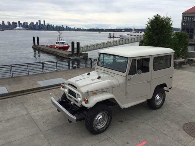4X4 Classic Off Roading Collector Car 1970 Toyota Land Cruiser