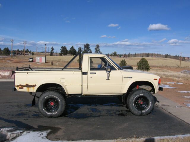 4x4 Crawler 1983 Toyota Hilux Standard Bed