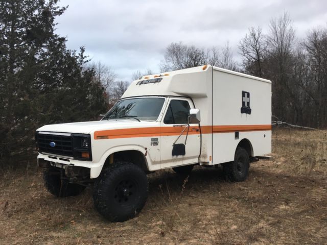 4x4 F350 ambulance adventure-mobile 1986 Ford F-350