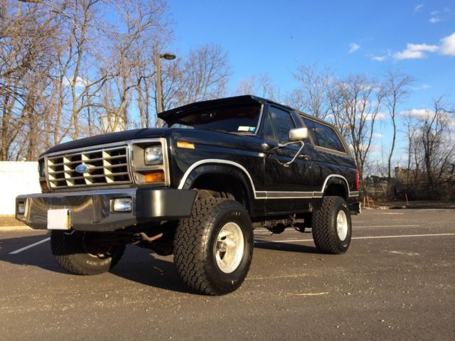 4x4 Lifted on 33" Tires 1983 Ford Bronco Custom Sport Utility 2-Door