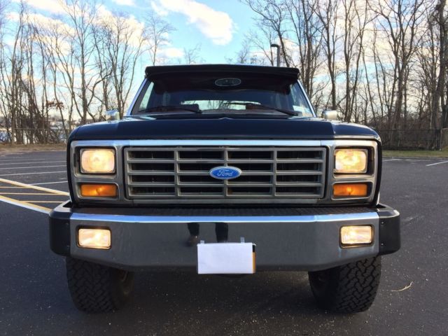 1983 Ford Bronco Custom Sport Utility 2-Door - photo 2
