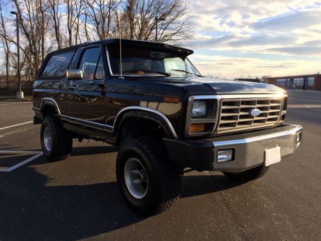 1983 Ford Bronco Custom Sport Utility 2-Door - photo 3