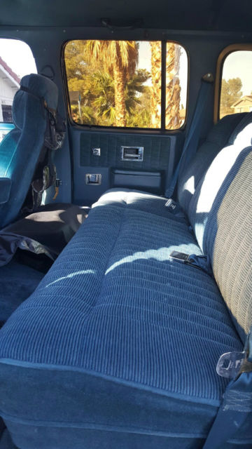 1990 GMC Suburban - photo 4