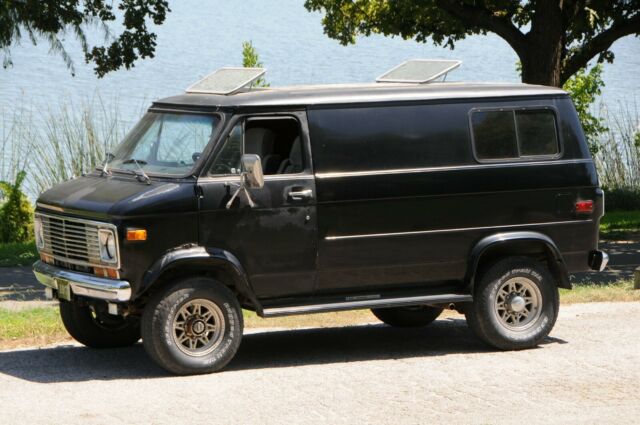 1977 Chevrolet G20 Van G30 4x4 Van Quadravan Shorty Van Stomper Van RARE! - photo 2
