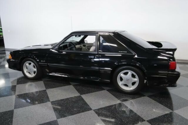 1990 Ford Mustang GT - photo 9