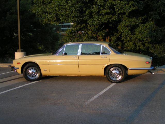 1976 Jaguar XJ6 - photo 3