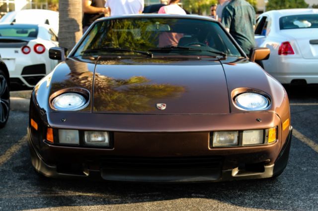 5 Speed, Rare Palisander Metallic, COA, Clean Carfax, Free Shipping in Cont. US 1982 Porsche 928