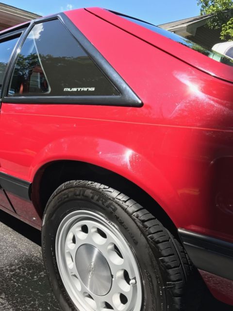 1988 Ford Mustang LX Hatchback 2-Door - photo 13