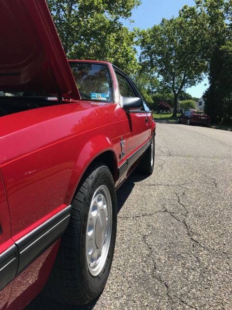 1988 Ford Mustang LX Hatchback 2-Door - photo 4