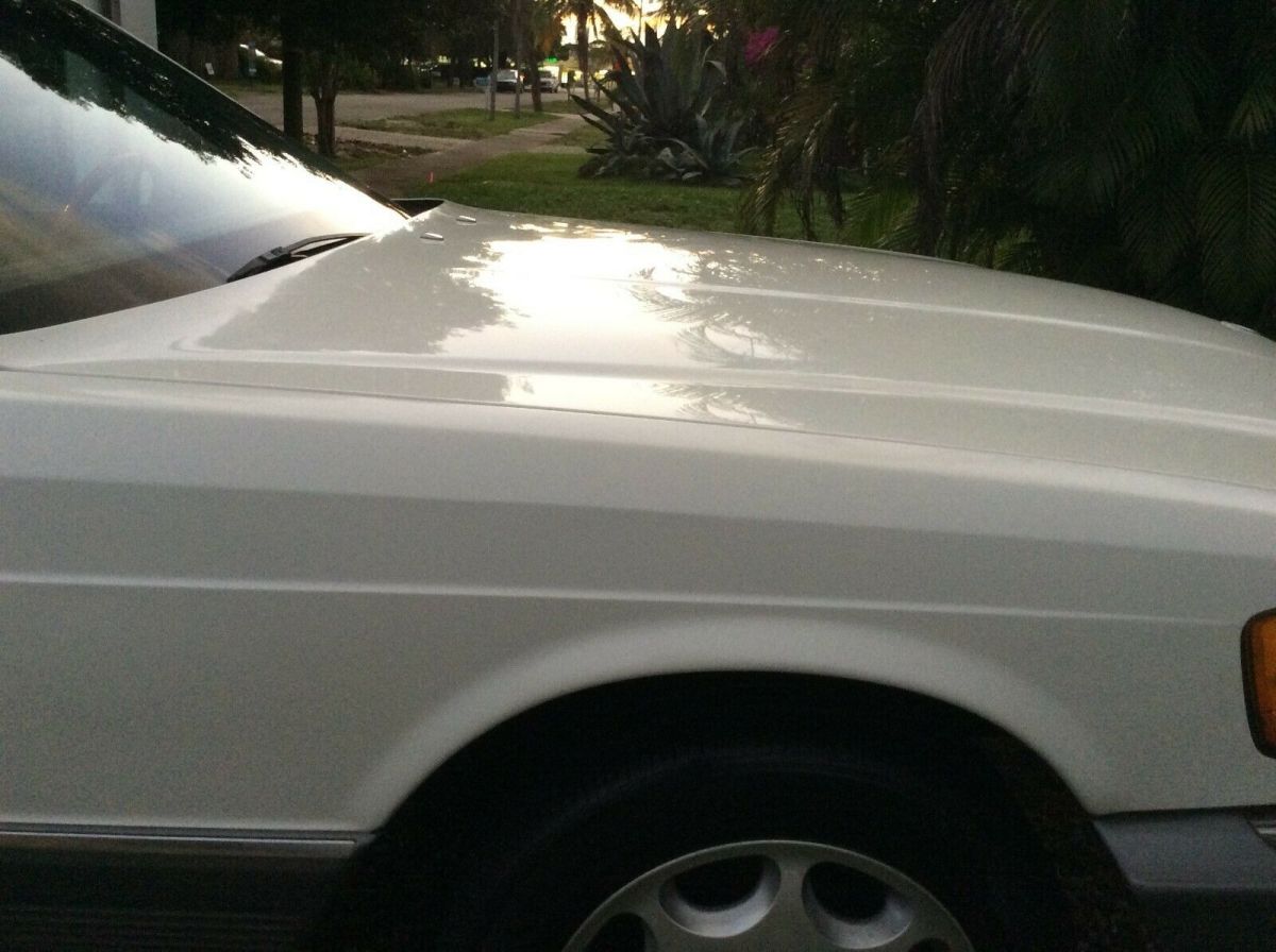 1984 Mercedes-Benz 500-Series original - photo 3