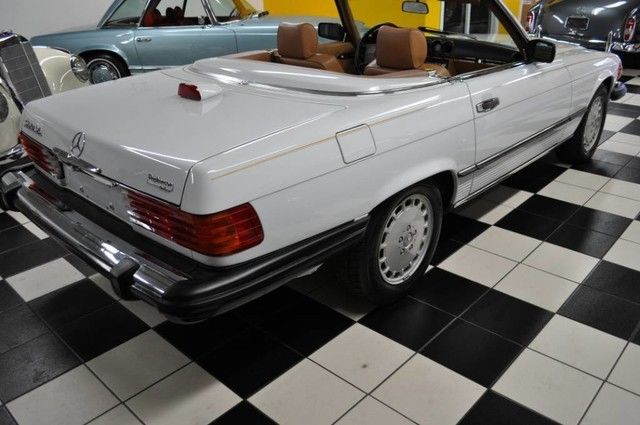 1986 Mercedes-Benz SL-Class ONLY 42 MILES - ALL RECORDS SINCE DAY ONE !! - photo 10