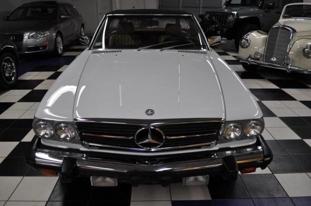 1986 Mercedes-Benz SL-Class ONLY 42 MILES - ALL RECORDS SINCE DAY ONE !! - photo 12