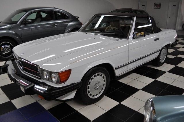 1986 Mercedes-Benz SL-Class ONLY 42 MILES - ALL RECORDS SINCE DAY ONE !! - photo 13