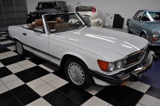 1986 Mercedes-Benz SL-Class ONLY 42 MILES - ALL RECORDS SINCE DAY ONE !! - photo 2