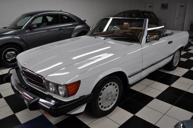 1986 Mercedes-Benz SL-Class ONLY 42 MILES - ALL RECORDS SINCE DAY ONE !! - photo 3