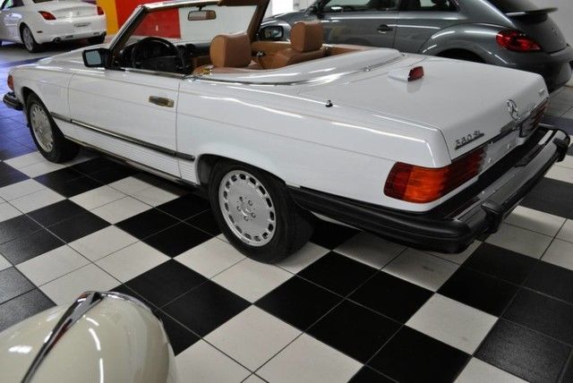 1986 Mercedes-Benz SL-Class ONLY 42 MILES - ALL RECORDS SINCE DAY ONE !! - photo 6
