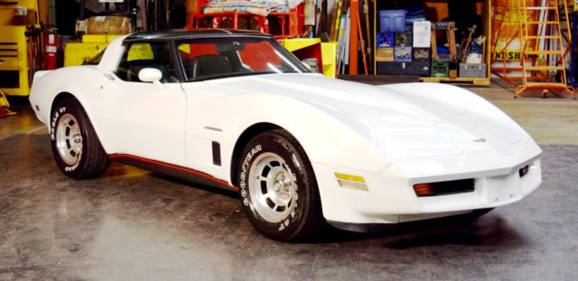 50K ORIG MILES, LEATHER, FULL POWER, CB & 8-TRACK, CROSS-FIRE, RUNS/DRIVES GREAT 1982 Chevrolet Corvette 50K ORIG MILES & TURN KEY W/ CB