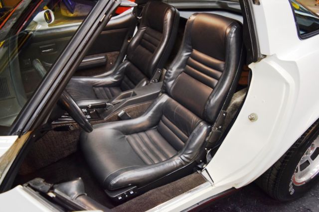 1982 Chevrolet Corvette 50K ORIG MILES & TURN KEY W/ CB - photo 7
