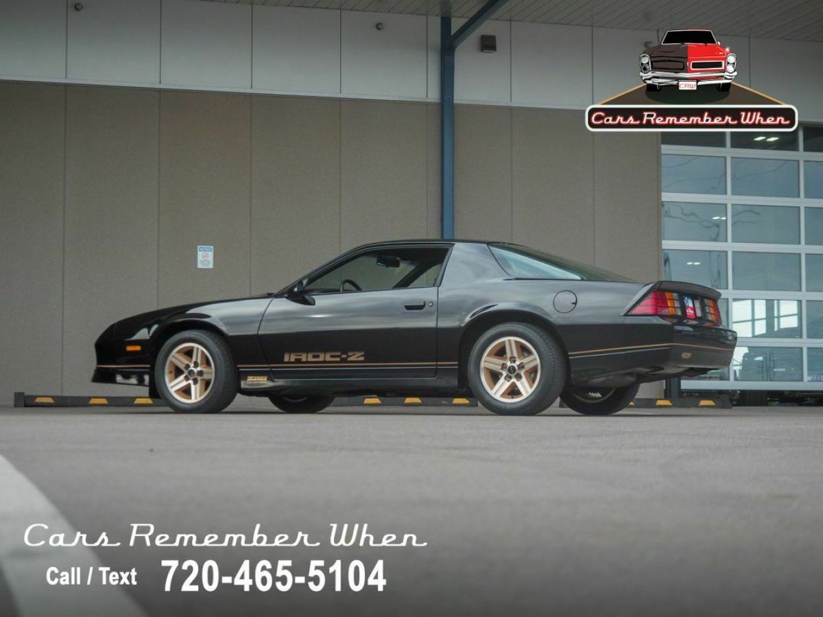 1985 Chevrolet Camaro IROC-Z28 Believed 3,134 ORIGINAL MILES - photo 2