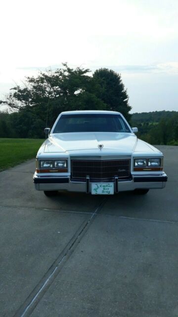 1986 Cadillac Fleetwood Brougham - photo 6