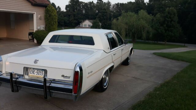 1986 Cadillac Fleetwood Brougham - photo 8
