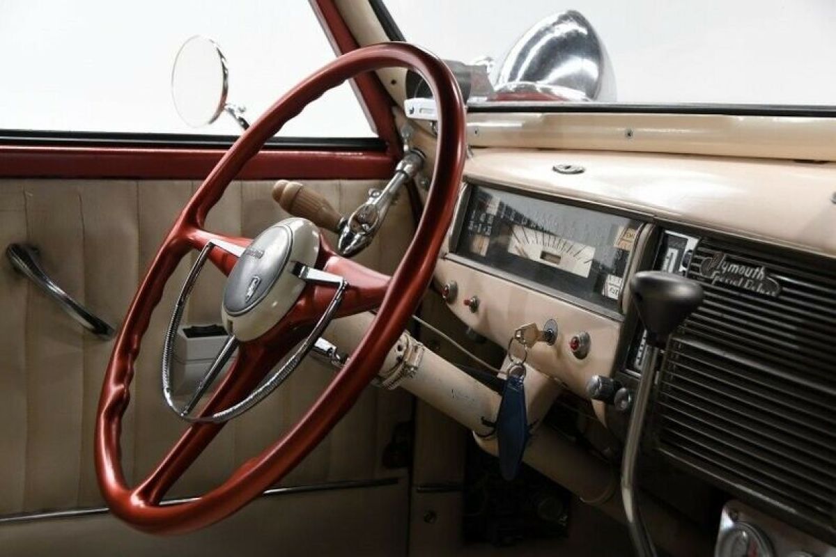 1941 Plymouth Custom - photo 11