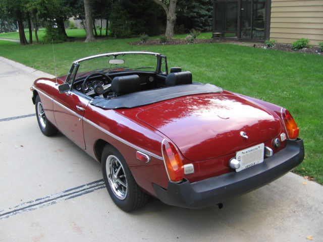 1975 MG MGB - photo 2