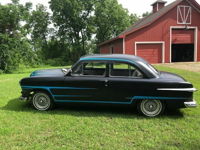 1951 Ford CUSTOM DELUXE
