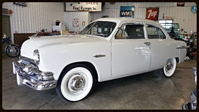 51 White Tudor Deluxe Classic Show Car Coupe Manual 3 on the tree Chrome WMS 50 1951 Ford Deluxe Tudor