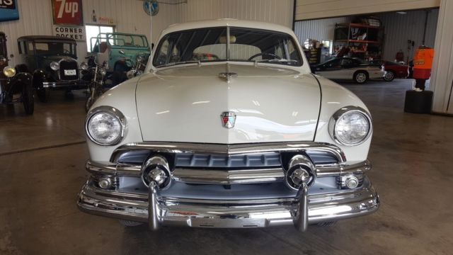 1951 Ford Deluxe Tudor - photo 3
