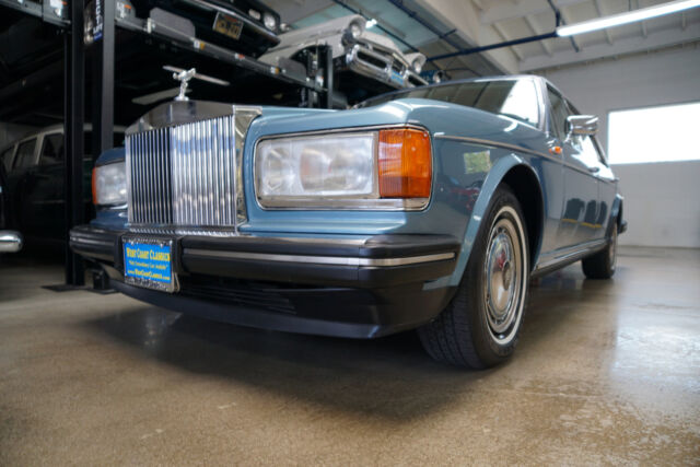 1993 Rolls-Royce Silver Spirit/Spur/Dawn -- - photo 2