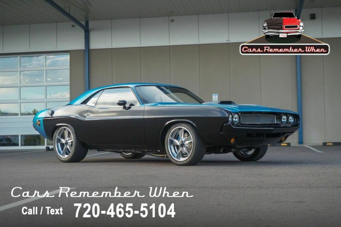 512 V8 5-speed Black 1970 Dodge Challenger Custom Restomod