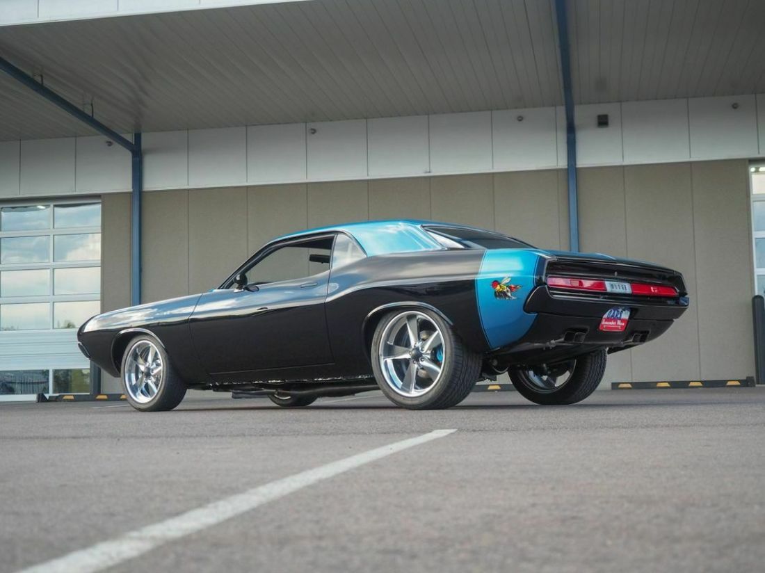 1970 Dodge Challenger Custom Restomod - photo 2