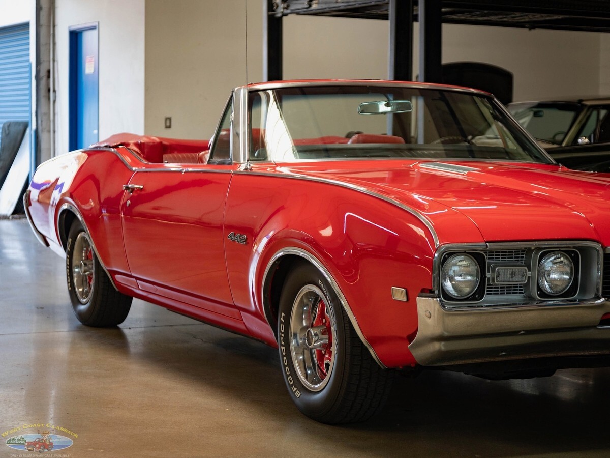 1968 Oldsmobile Cutlass 350 V8 Convertible with Hurst 4 spd manual trans - photo 11