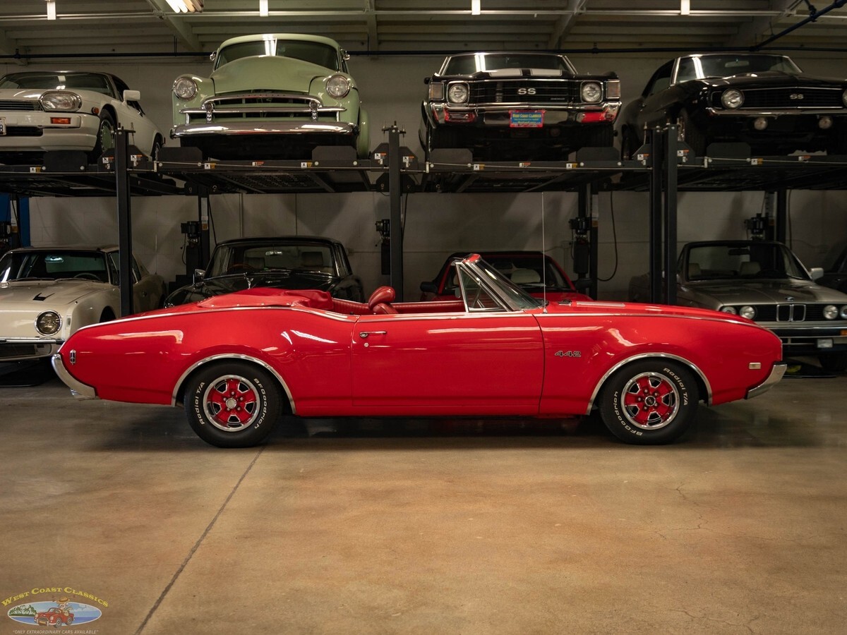 1968 Oldsmobile Cutlass 350 V8 Convertible with Hurst 4 spd manual trans - photo 3