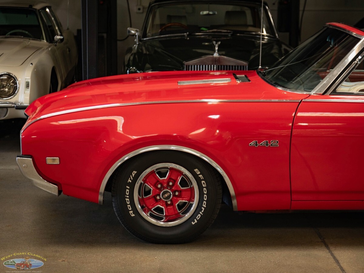 1968 Oldsmobile Cutlass 350 V8 Convertible with Hurst 4 spd manual trans - photo 5