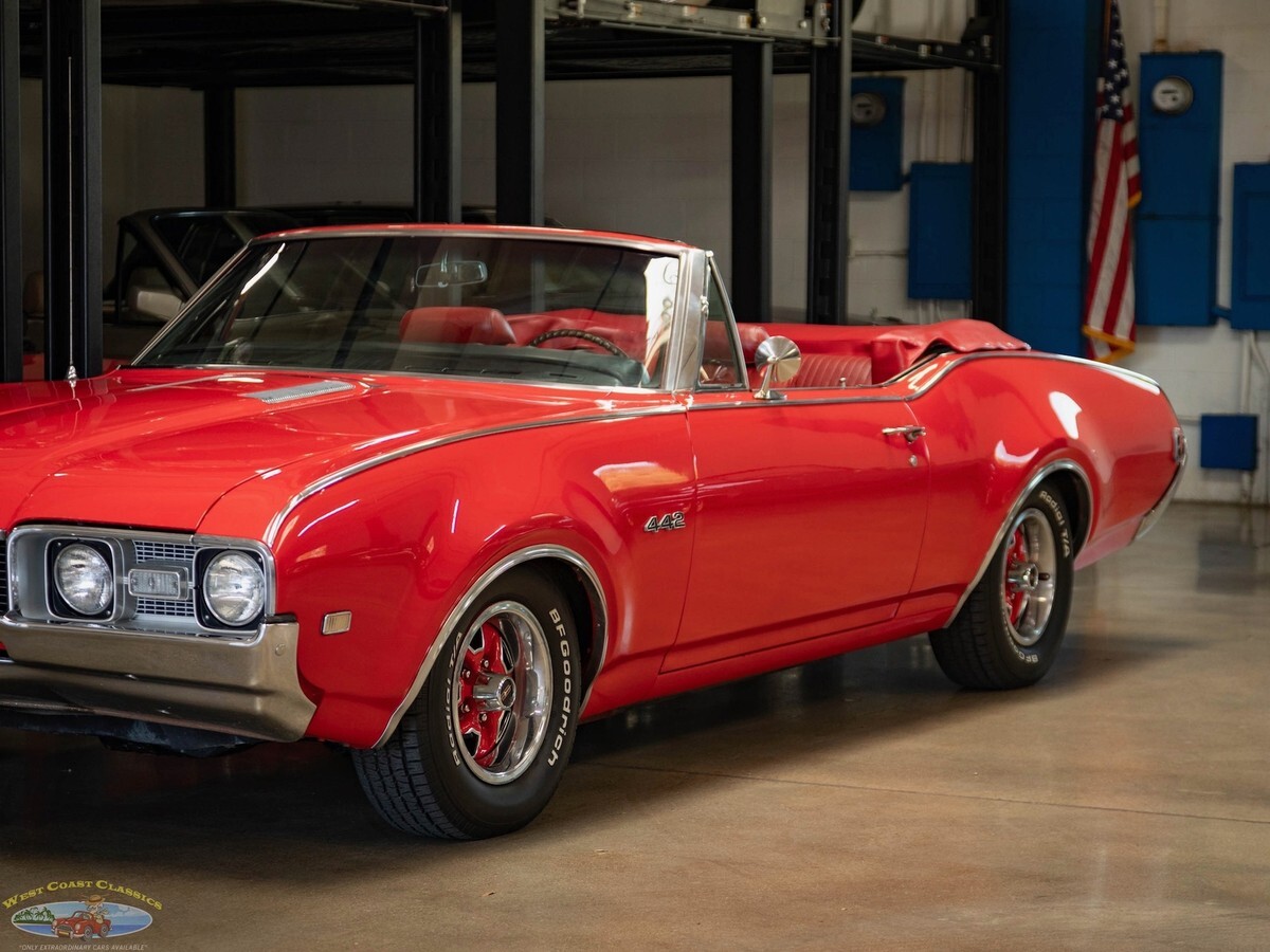 1968 Oldsmobile Cutlass 350 V8 Convertible with Hurst 4 spd manual trans - photo 9