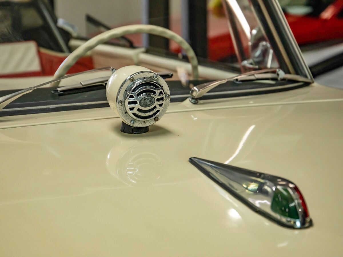 1967 Amphicar 770 Amphibious Convertible - photo 13