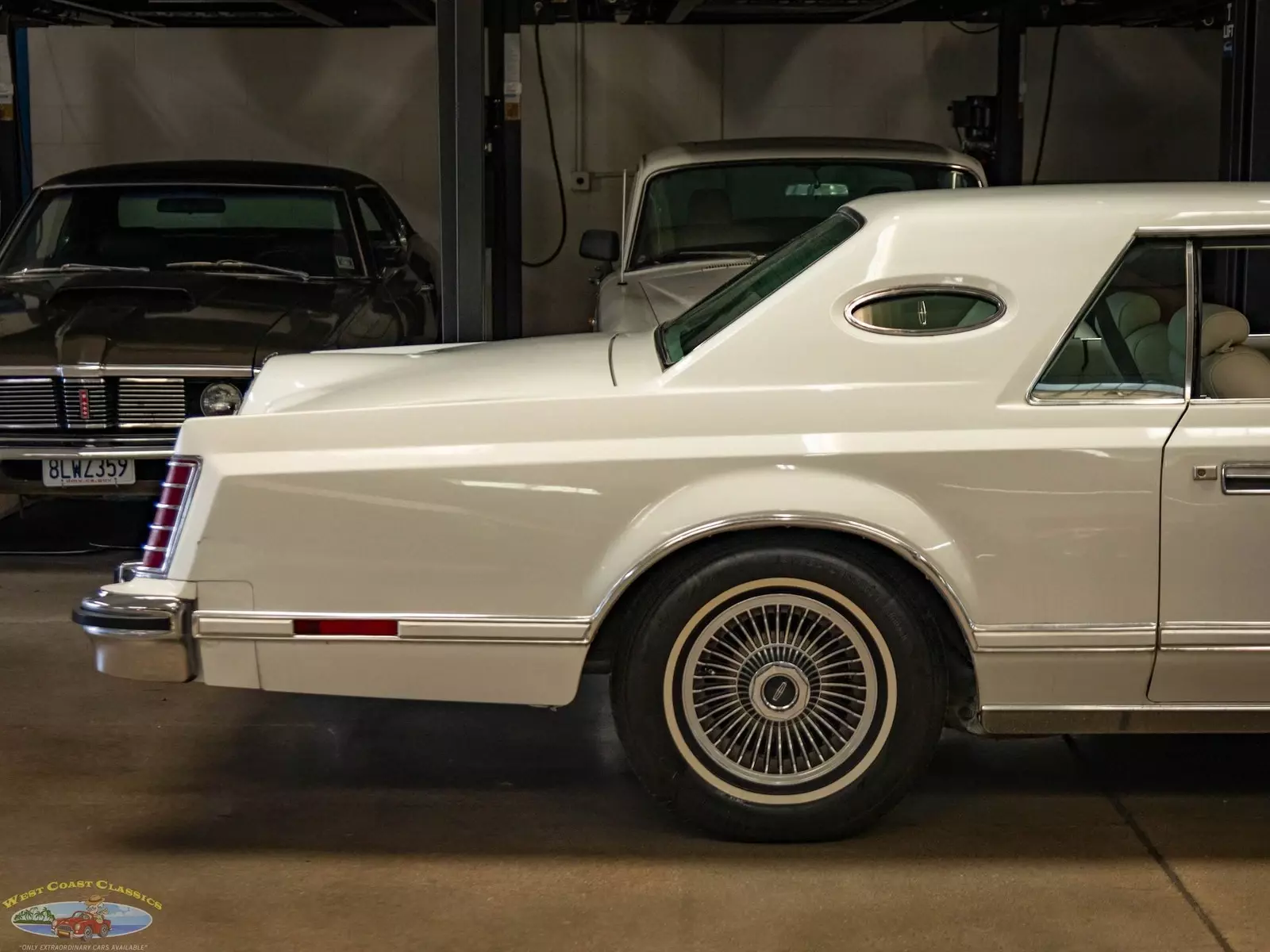 1977 Lincoln Continental 2 Door Coupe with 52K original miles - photo 2