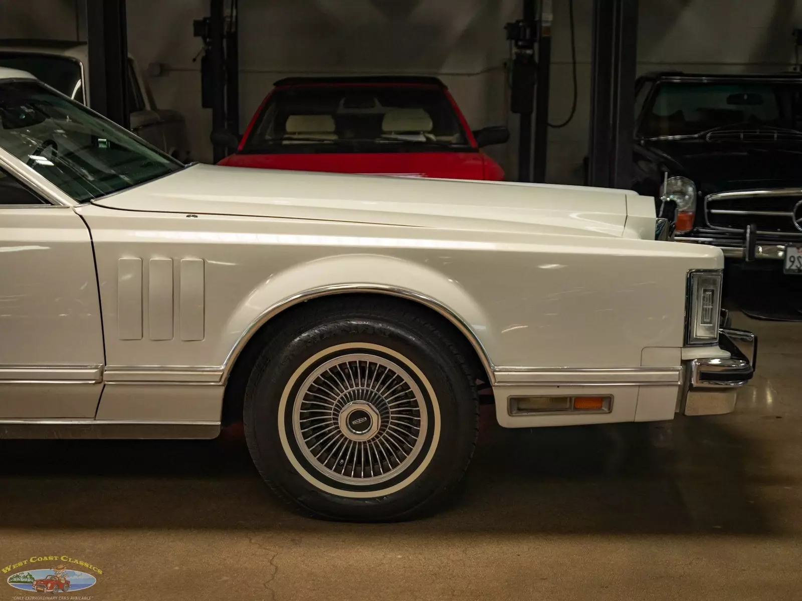 1977 Lincoln Continental 2 Door Coupe with 52K original miles - photo 4